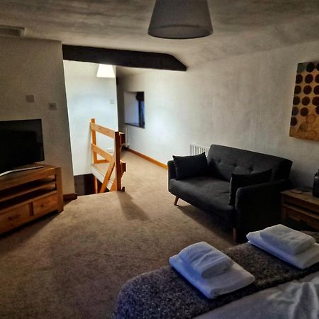 The Lodge@ Beechwood House Mossley Exterior photo